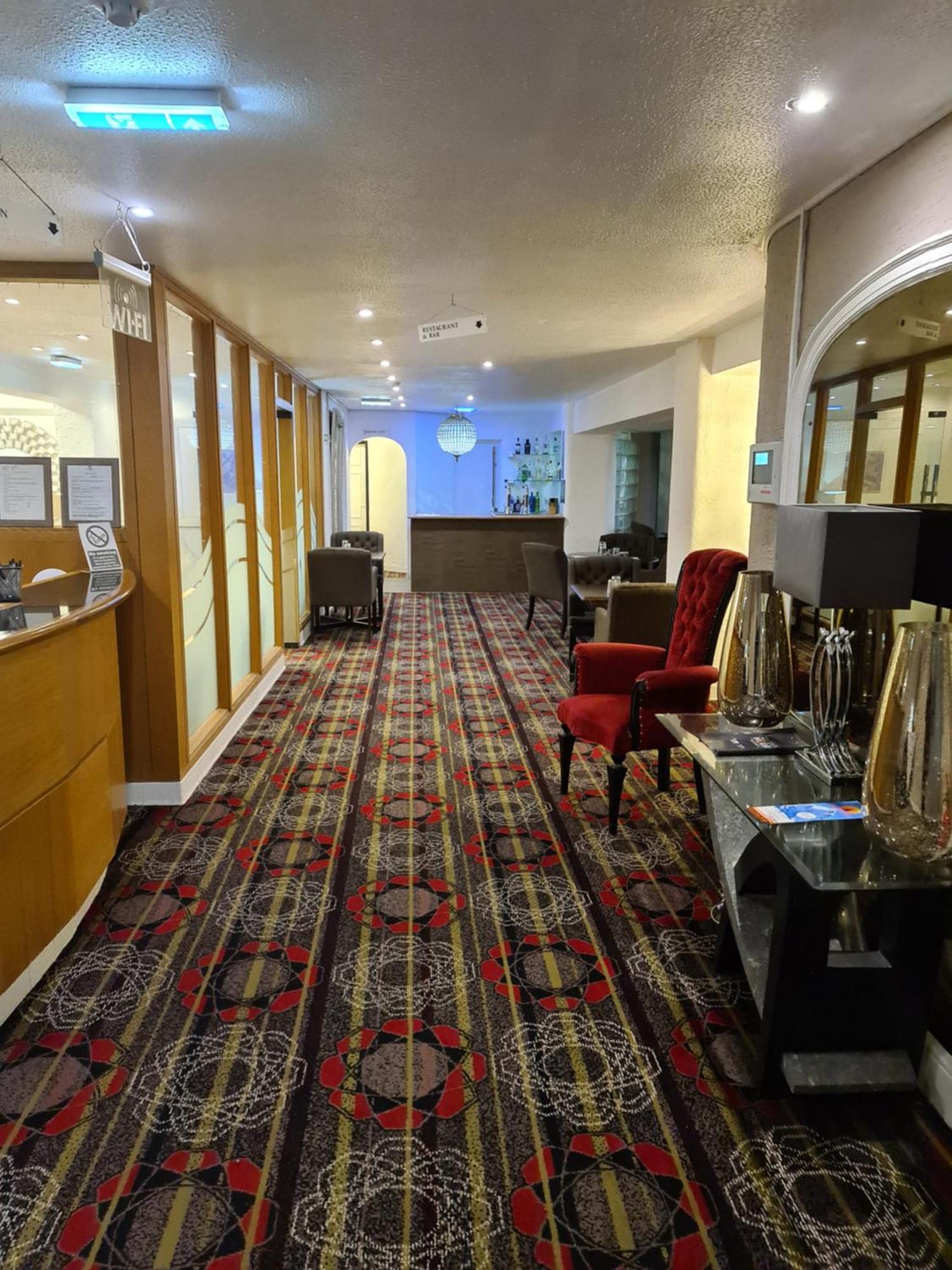 Barons Court Hotel Walsall Exteriör bild