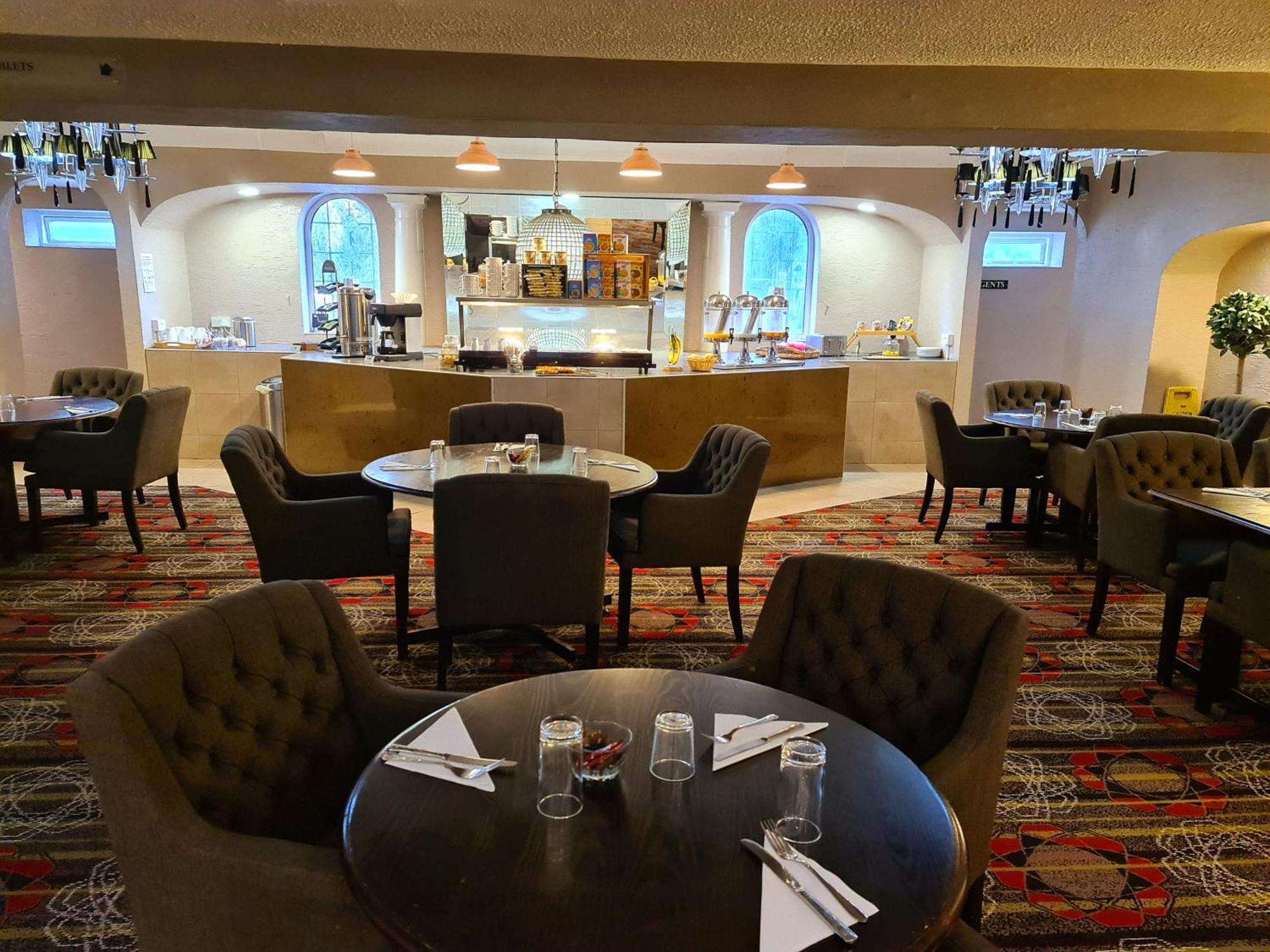 Barons Court Hotel Walsall Exteriör bild