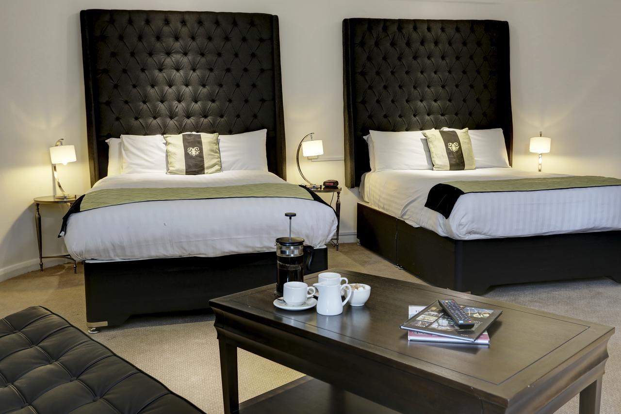 Barons Court Hotel Walsall Exteriör bild